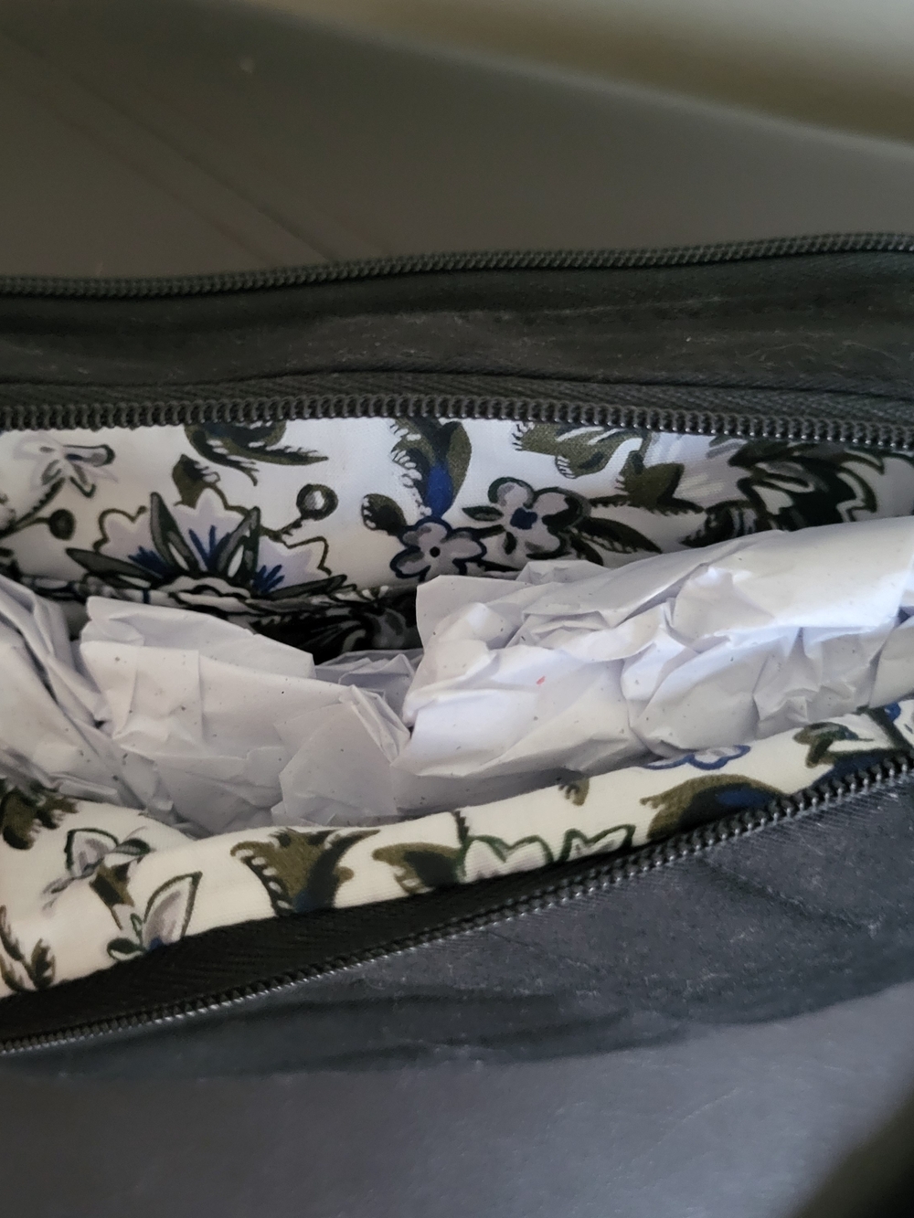 Vera Bradley Cotton Mini Evie Crossbody Purse - Picture 6 of 10